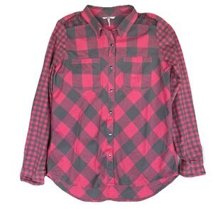 BKE Button Up Shirt Womens Size Medium Grey Red Buffalo‎ Plaid Whimsigoth Preppy